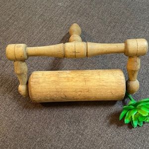 Vintage wooden rolling pin with handle